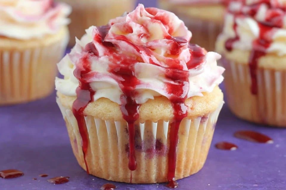 Chocolate Cupcakes Stuffed with Pumpkin Cheesecake 5 Chocolate Cupcakes Stuffed with Pumpkin Cheesecake