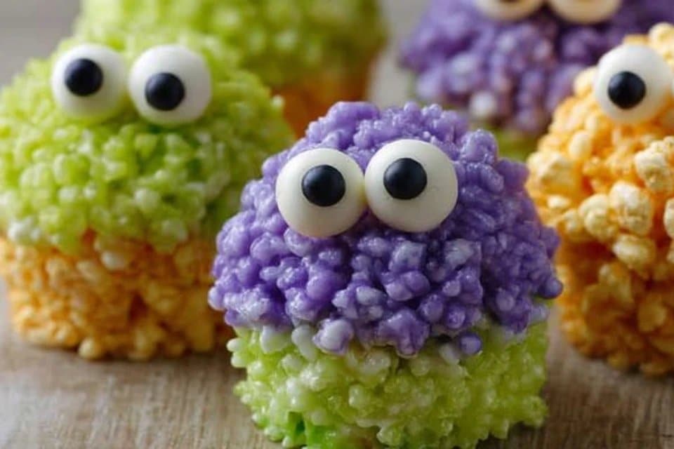 Easy Halloween Rice Krispie Treats with Candy Eyes 5 Easy Halloween Rice Krispie Treats with Candy Eyes