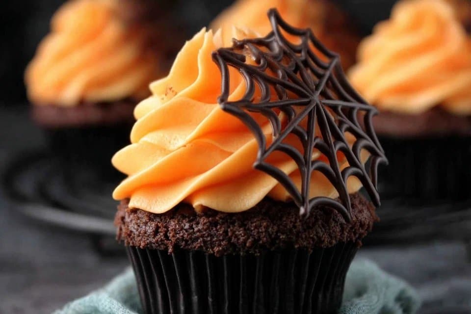 Easy Halloween Vampire Cupcakes: 7 Spooky Steps to Sweet Success 5 Easy Halloween Vampire Cupcakes 7 Spooky Steps to Sweet Success
