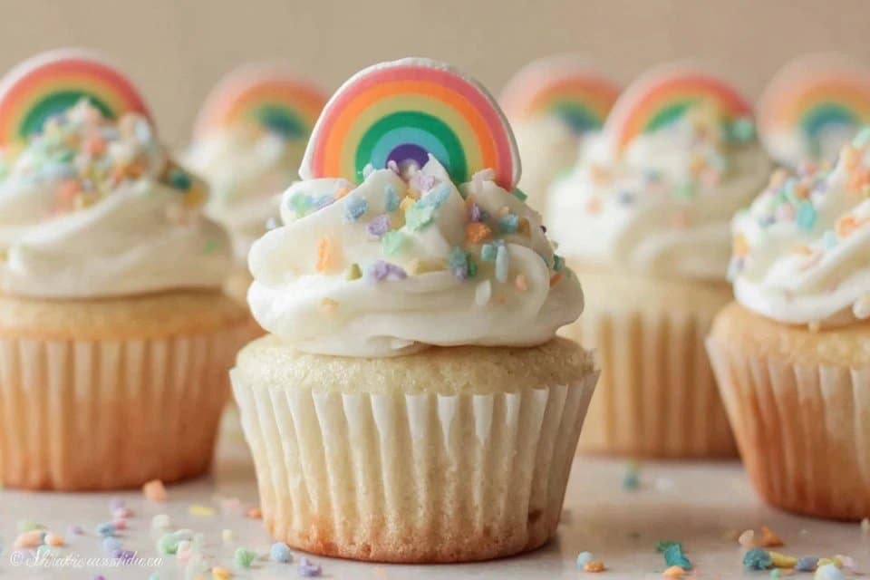 Easy Halloween Witch Hat Cupcakes