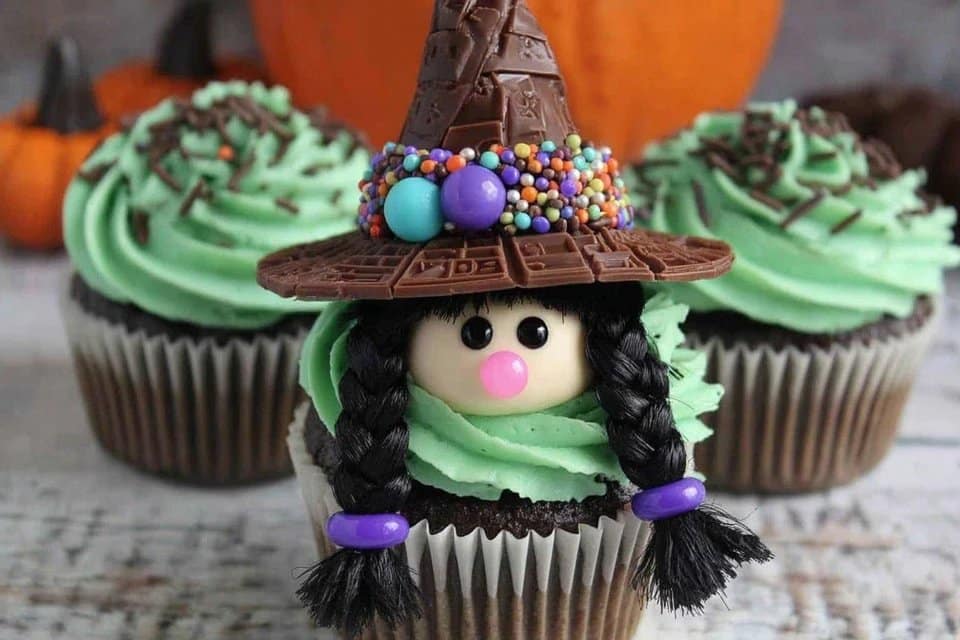 Easy Witch Hat Cupcakes A Magical Delight for Halloween