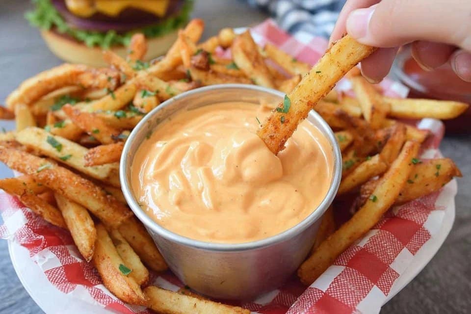 5 Delicious Reasons to Try This Easy Homemade Fry Sauce Today