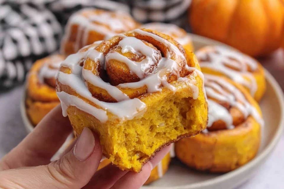 Easy Pumpkin Cinnamon Rolls No Yeast Needed