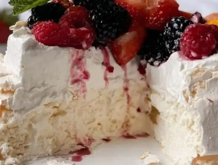 Berry Pavlova